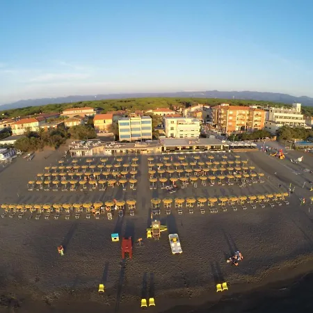 Alberto Quadrilocale A 150m Dal Mare Daire
