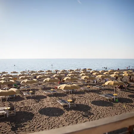 Alberto Quadrilocale A 150m Dal Mare *