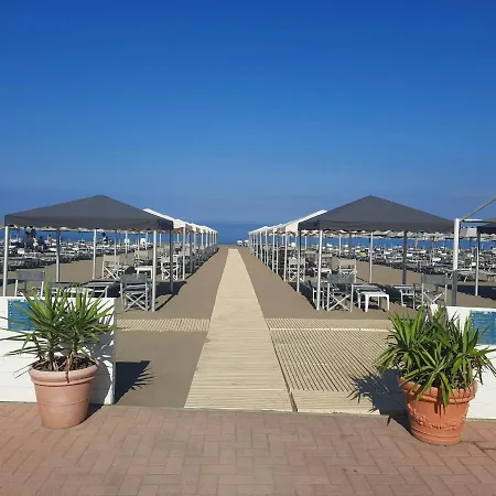 Alberto Quadrilocale A 150m Dal Mare Daire *